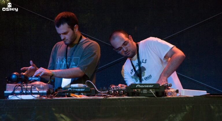 Digging Solid Crates live