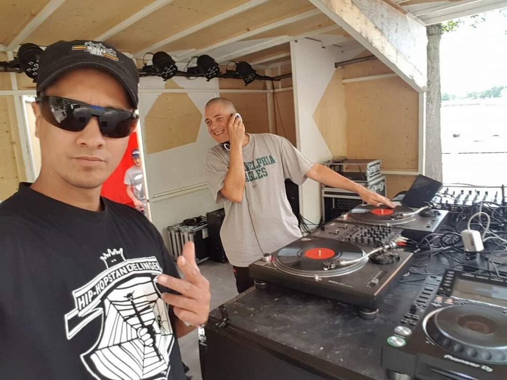 ILL PROCEEJA & DJ GRAZZHOPPA on the decks