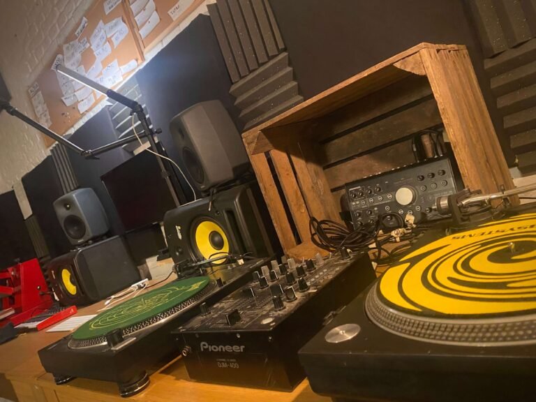 Two turntables and a mixer